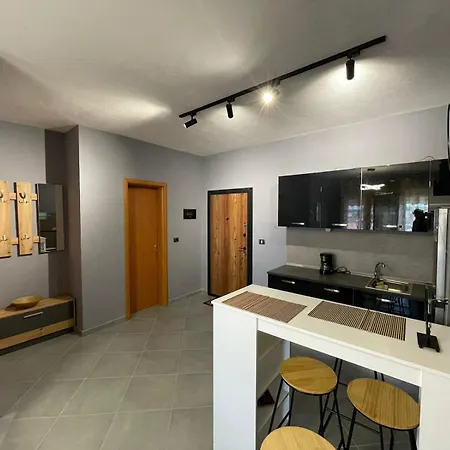 Seaview New Cozy Front Apartment Durres